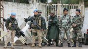 Des soldats belges de la FINUL photographiés le 22 décembre 2006 aux côtés de militaires libanais à proximité de leur camp de Tibnine (Liban). Des soldats belges de la FINUL photographiés le 22 décembre 2006 aux côtés de militaires libanais à proximité de leur camp de Tibnine (Liban).