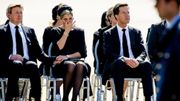 Le roi Willem-Alexander et la reine Maxima, aux côtés du Premier ministre Mark Rutte, étaient très affectés par la cérémonie d'arrivée des premiers corps des victimes Le roi Willem-Alexander et la reine Maxima, aux côtés du Premier ministre Mark Rutte, étaient très affectés par la cérémonie d'arrivée des premiers corps des victimes