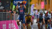 Victoire belge de Tim Merlier dans la 2ème étape du Giro, Remco Evenepoel passe de la 7ème à la 4ème place au général Victoire belge de Tim Merlier dans la 2ème étape du Giro, Remco Evenepoel passe de la 7ème à la 4ème place au général