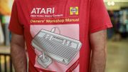 Une illustration de l'Atari 2600 sur un t-shirt. Une illustration de l'Atari 2600 sur un t-shirt.