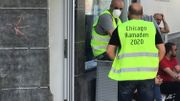 Une partie des volontaires à l'entrée de l'un des locaux où tout est préparé Une partie des volontaires à l'entrée de l'un des locaux où tout est préparé