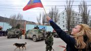 Une manifestante pro-russe, à Balaklava, près de Sébastopol Une manifestante pro-russe, à Balaklava, près de Sébastopol