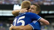 De Bruyne enlaçant Hazard De Bruyne enlaçant Hazard