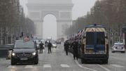 Les Champs Élysées, surveillés par une escadrille policière Les Champs Élysées, surveillés par une escadrille policière