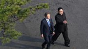 Rencontre historique cette nuit entre les dirigeants des deux Corées Kim Jong et Moon Jae-in (photos et vidéos) Rencontre historique cette nuit entre les dirigeants des deux Corées Kim Jong et Moon Jae-in (photos et vidéos)