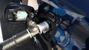 Remplissage d'un réservoir d'hydrogène d'une voiture Remplissage d'un réservoir d'hydrogène d'une voiture