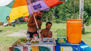La vente de noix de bétel est un business rentable pour les producteurs et un métier répandu. Les étals sont à tous les coins de rue. La vente de noix de bétel est un business rentable pour les producteurs et un métier répandu. Les étals sont à tous les coins de rue.