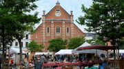 Le marché aux puces, Place du Jeu de Balles Le marché aux puces, Place du Jeu de Balles