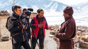 Tournage en altitude et par moins 20 degrés au Zanskar, dans l'Inde du Nord. L'intensité du travail au quotidien. Tournage en altitude et par moins 20 degrés au Zanskar, dans l'Inde du Nord. L'intensité du travail au quotidien.