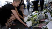 Hommage aux victimes du crash du MH17 devant l'aéroport de Schiphol, aux Pays-Bas Hommage aux victimes du crash du MH17 devant l'aéroport de Schiphol, aux Pays-Bas