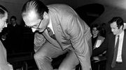 L'histoire derrière la photo mythique de Jacques Chirac dans le métro parisien L'histoire derrière la photo mythique de Jacques Chirac dans le métro parisien