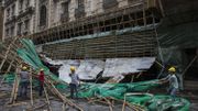 Les dégâts à Macau : un échaffaudage écroulé Les dégâts à Macau : un échaffaudage écroulé