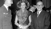 Lily de Gerlache entre le capitaine Bastien (D) et le professeur Lahaye (gauche), en 1958 Lily de Gerlache entre le capitaine Bastien (D) et le professeur Lahaye (gauche), en 1958