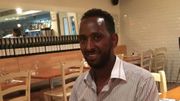 Berhane Negasi est en Israël depuis 12 ans en Israël, parle un hébreu parfait et travaille comme chef cuisinier à Jérusalem. Berhane Negasi est en Israël depuis 12 ans en Israël, parle un hébreu parfait et travaille comme chef cuisinier à Jérusalem.