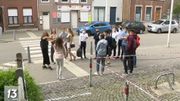 Les rhétos étaient impatients ce matin devant l'Athénée. Les rhétos étaient impatients ce matin devant l'Athénée.