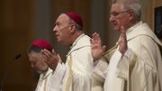 Mgr Léonard a exprimé au cours de la cérémonie religieuse sa gratitude envers les politiciens qui œuvrent pour l'intérêt du pays. Mgr Léonard a exprimé au cours de la cérémonie religieuse sa gratitude envers les politiciens qui œuvrent pour l'intérêt du pays.