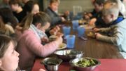 Prendre ses repas en silence, c'est dans le règlement Prendre ses repas en silence, c'est dans le règlement