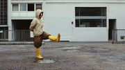 "Autour de la flaque" : qu'importe la flaque, pourvu qu'il y ait le mouvement "Autour de la flaque" : qu'importe la flaque, pourvu qu'il y ait le mouvement