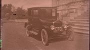 La Ford T débarque dans les campagnes, un symbole de modernité La Ford T débarque dans les campagnes, un symbole de modernité