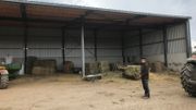 "D'habitude, à cette période, le hall de stockage est toujours plein" explique François Blaise. "D'habitude, à cette période, le hall de stockage est toujours plein" explique François Blaise.