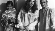 George Harrisson en 1972 avec le maître de Sitar Ravi Sandar, à Calcutta en 1972 George Harrisson en 1972 avec le maître de Sitar Ravi Sandar, à Calcutta en 1972