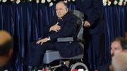 Le 28 avril 2014, Abdelaziz Bouteflika arrive en chaise roulante pour sa prestation de serment à l'entame de son 4ème mandat Le 28 avril 2014, Abdelaziz Bouteflika arrive en chaise roulante pour sa prestation de serment à l'entame de son 4ème mandat