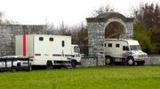 En 2003, la police investit le château de Forchies-La-Marche, surnommé le château de la mafia. Une des opérations les plus médiatiques menées par les autorités belges. En 2003, la police investit le château de Forchies-La-Marche, surnommé le château de la mafia. Une des opérations les plus médiatiques menées par les autorités belges.