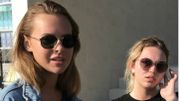 Deux jeunes filles qui habitent à Sotchi rigolent quand on leur demande si elles ont entendu que la Coupe du Monde se déroulait dans leur ville Deux jeunes filles qui habitent à Sotchi rigolent quand on leur demande si elles ont entendu que la Coupe du Monde se déroulait dans leur ville