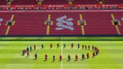 Mort de George Floyd : Les joueurs de Liverpool posent un genou à terre Mort de George Floyd : Les joueurs de Liverpool posent un genou à terre