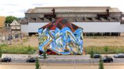 A l'extérieur des Halles, le public peut admirer une autre fresque permanente, une œuvre d'un ancien Sérésien, Jaba, aujourd'hui artiste de renommée internationale vivant à Singapour. A l'extérieur des Halles, le public peut admirer une autre fresque permanente, une œuvre d'un ancien Sérésien, Jaba, aujourd'hui artiste de renommée internationale vivant à Singapour.