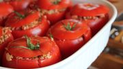 Des restes de pain pour faire des tomates farcies. Des restes de pain pour faire des tomates farcies.