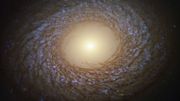 Hubble a repéré une galaxie 'floconneuse' avec un centre vide ! Hubble a repéré une galaxie 'floconneuse' avec un centre vide !