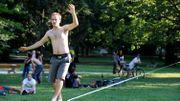La slackline, désormais incontournable de l'été, bien différent du funambulisme La slackline, désormais incontournable de l'été, bien différent du funambulisme