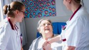 L'équipe médicale évalue le score de dépendance avant d'hospitaliser le patient. L'équipe médicale évalue le score de dépendance avant d'hospitaliser le patient.