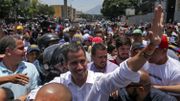 L'opposant et président autoproclamé du Venezuela, Juan Guaido salue ses partisans lors d'une manifestations le 1er mai 2019 à Caracas, au Venezuela. L'opposant et président autoproclamé du Venezuela, Juan Guaido salue ses partisans lors d'une manifestations le 1er mai 2019 à Caracas, au Venezuela.