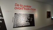 Un mur de mots avec lequel le visiteur peut s'amuser Un mur de mots avec lequel le visiteur peut s'amuser
