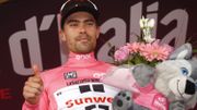 Tom Dumoulin domine ses adversaires dans le chrono et est le 1er Néerlandais à gagner le Giro Tom Dumoulin domine ses adversaires dans le chrono et est le 1er Néerlandais à gagner le Giro
