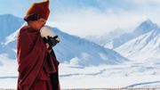 Magnifiquement isolés au coeur de l'Himalaya, le Zanskar, ses habitants et ses moines ont fait du Chadar un mode de vie hivernal. Magnifiquement isolés au coeur de l'Himalaya, le Zanskar, ses habitants et ses moines ont fait du Chadar un mode de vie hivernal.