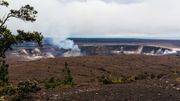 Le cratère fumant du Kilauea, le volcan le plus actif au monde sur Big Island, la plus grande île de l'archipel. Le cratère fumant du Kilauea, le volcan le plus actif au monde sur Big Island, la plus grande île de l'archipel.