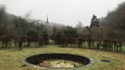 Il y aura des jeux d'eau dans ce bassin dans le parc de l'abbaye de Marche-les-Dames. Il y aura des jeux d'eau dans ce bassin dans le parc de l'abbaye de Marche-les-Dames.