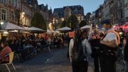 Déconfinement à Louvain : la police ferme la place du Vieux marché (Oude Markt) en raison de la forte affluence Déconfinement à Louvain : la police ferme la place du Vieux marché (Oude Markt) en raison de la forte affluence
