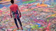 La plus grande toile du monde vendue aux enchères pour les enfants défavorisés La plus grande toile du monde vendue aux enchères pour les enfants défavorisés