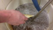 Théoriquement, ce mélange d'eau et de miel devrait être simple à réaliser. Dans les faits, manquant d'information, Xavier Rennotte a presque été obligé de redémarrer à zéro. Théoriquement, ce mélange d'eau et de miel devrait être simple à réaliser. Dans les faits, manquant d'information, Xavier Rennotte a presque été obligé de redémarrer à zéro.
