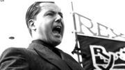 Le Belge Léon Degrelle, collaborateur du régime nazi durant la guerre, fut déchu de sa nationalité pour trahison envers la patrie. Le Belge Léon Degrelle, collaborateur du régime nazi durant la guerre, fut déchu de sa nationalité pour trahison envers la patrie.