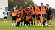 Dries Mertens s'incruste et fait de l'humour à l'entrainement des Diables Dries Mertens s'incruste et fait de l'humour à l'entrainement des Diables