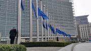 Le siège de la Commission européenne à Bruxelles a mis en berne les drapeaux cet après-midi Le siège de la Commission européenne à Bruxelles a mis en berne les drapeaux cet après-midi