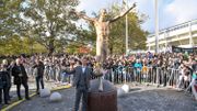 Zlatan Ibrahimovic inaugure une statue à son effigie dans sa ville natale de Suède Zlatan Ibrahimovic inaugure une statue à son effigie dans sa ville natale de Suède