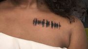 Son tatouage lui permet de réécouter la voix de sa grand-mère Son tatouage lui permet de réécouter la voix de sa grand-mère
