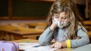 Port du masque à l'école primaire : les enfants pourront l'enlever lors de certains moments de pause Port du masque à l'école primaire : les enfants pourront l'enlever lors de certains moments de pause