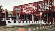 "Octobre Rouge", une ancienne chocolaterie réhabilitée en centre culturel. Un endroit où bout la création alternative. "Octobre Rouge", une ancienne chocolaterie réhabilitée en centre culturel. Un endroit où bout la création alternative.